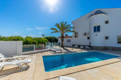 3 bedrooms, 2 bathrooms Villa in Orihuela Costa