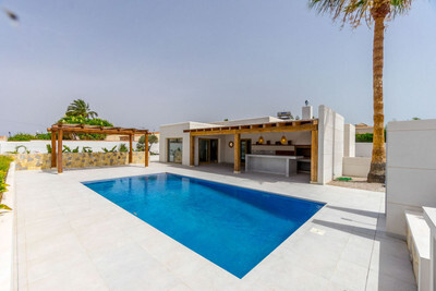 4 bedrooms, 3 bathrooms Villa in Torrevieja